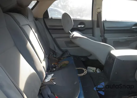 2005 Dodge Magnum Sxt z USA, uszkodzony, nr VIN 2D4FV48V15H570372